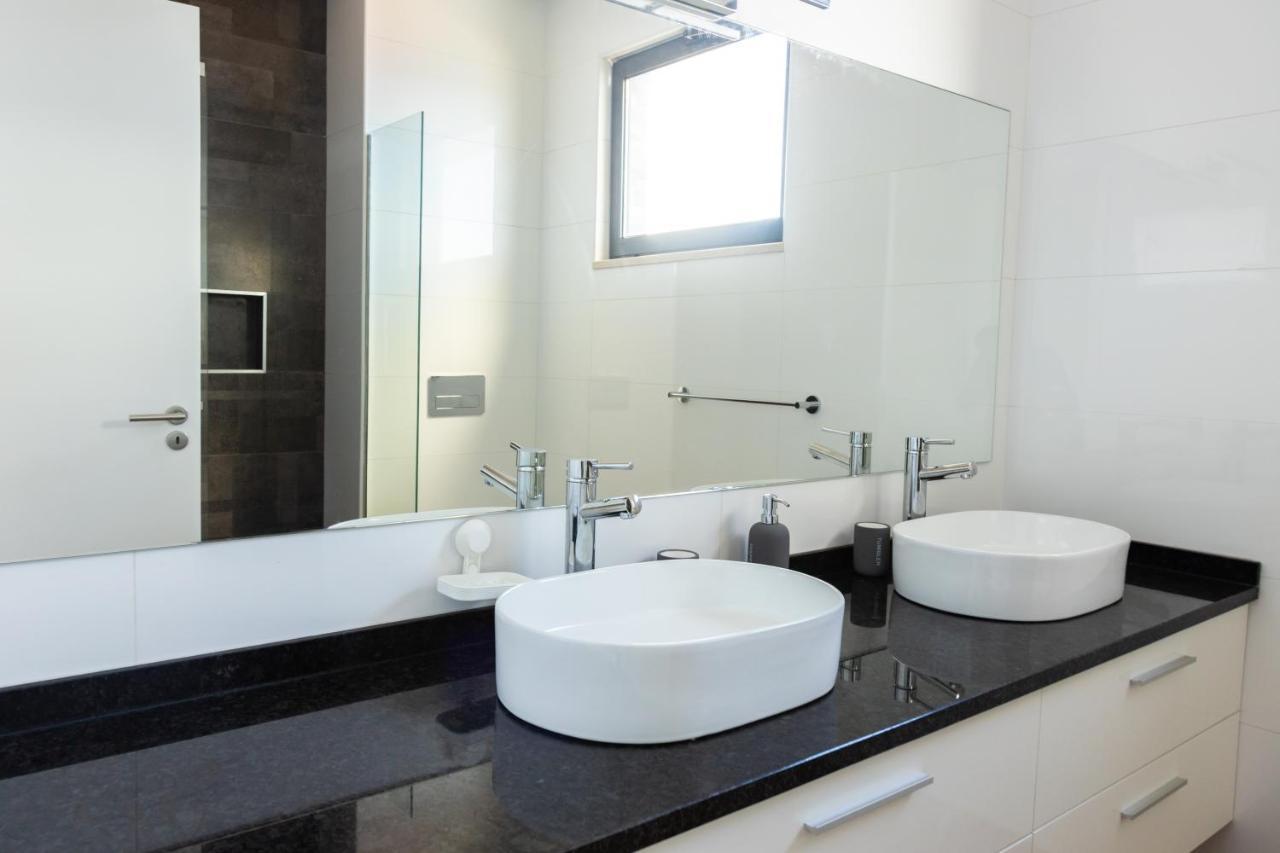 3 Bdr Aprt, Stunning Seaview, Rooftop Pool - Lcgr Praia Esterno foto